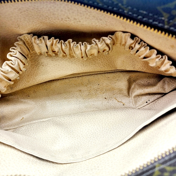 Louis Vuitton Cosmetic Bag - Picture 4 of 10